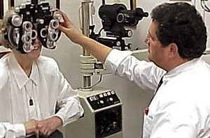 Ira Marc Price, O.D. performing a
comprehensive eye examination